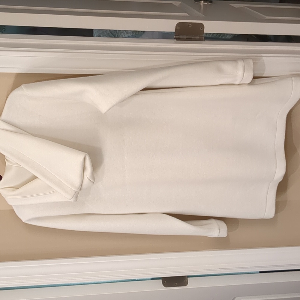 Hi-Lo Jacket - Picture 2 of 5